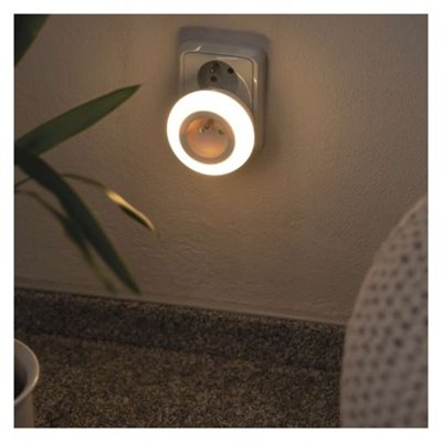 Lampka nocna LED do gniazdka 230 V z czujnikiem